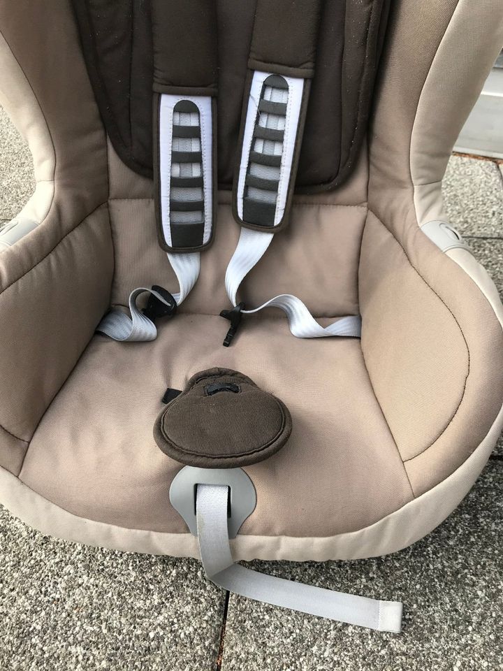 Kindersitz Britax Römer DUO Plus 9-18 kg in Frankfurt am Main