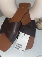 H&M Pantoletten braun gr 40 neu Berlin - Neukölln Vorschau