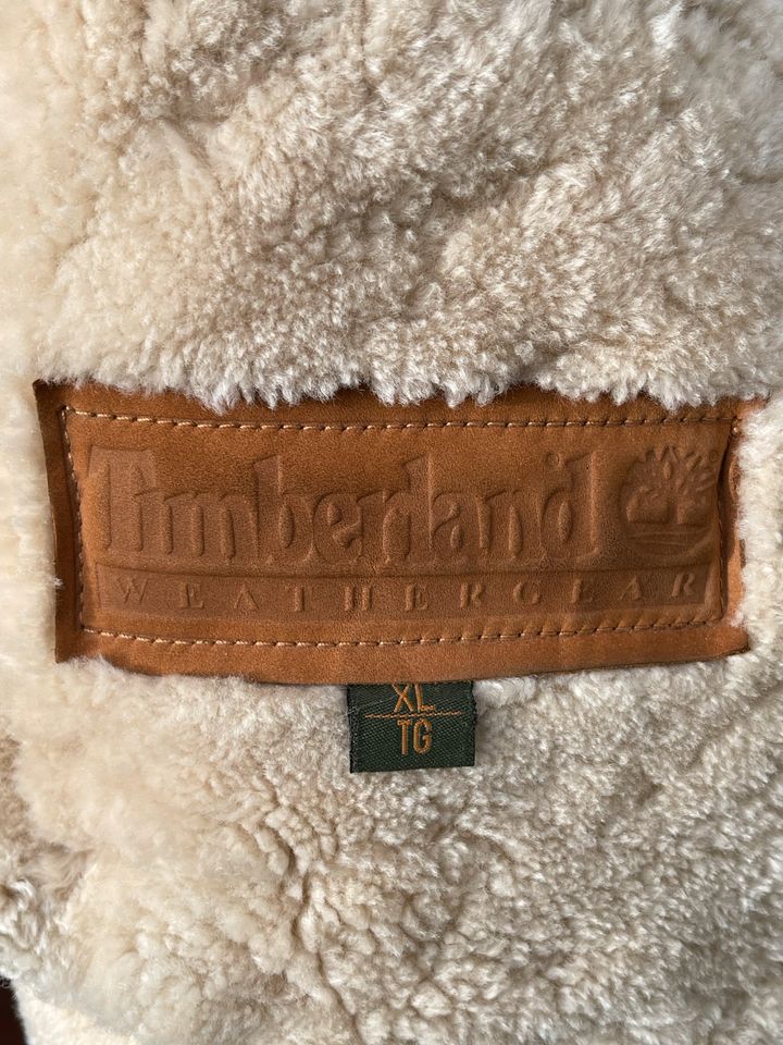 Lammfelljacke von Timberland, dunkelbraun, Größe XL in Düsseldorf