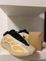 Adidas yeezy 700 500 350 mono safflower in Gr 40 Neu Sachsen-Anhalt - Magdeburg Vorschau