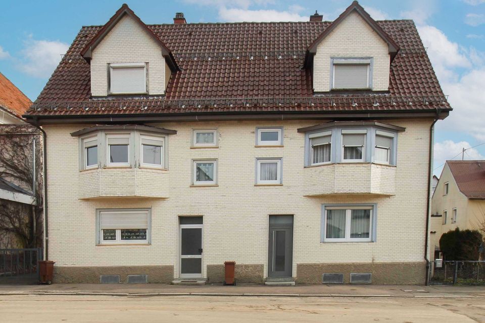 Jetzt zugreifen: Doppelhaushälfte mit Garten und Garage in zentraler Lage in Villingen-Schwenningen