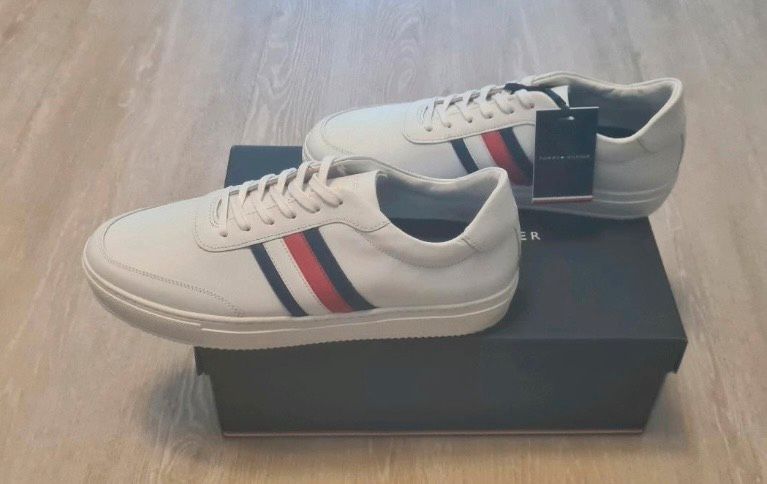 Neue Tommy Hilfiger Sneaker 43 Schuhe weiß cupsole in Dresden