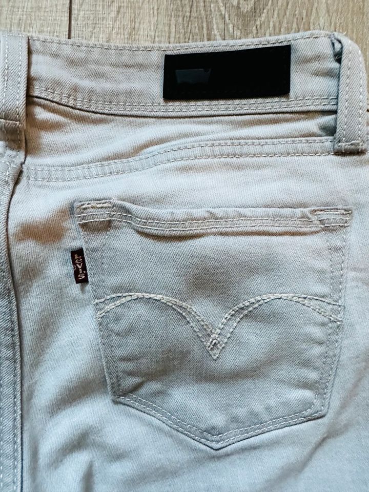 Jeans von Levi‘s in Bad Krozingen