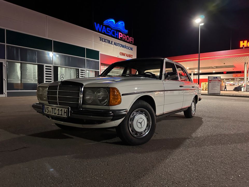 Mercedes-Benz W123 240d Automatik aus 1.Hand  H-Kennzeichen in Hüfingen