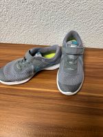 Nike Turnschuhe Größe 35 Rheinland-Pfalz - Wassenach Vorschau