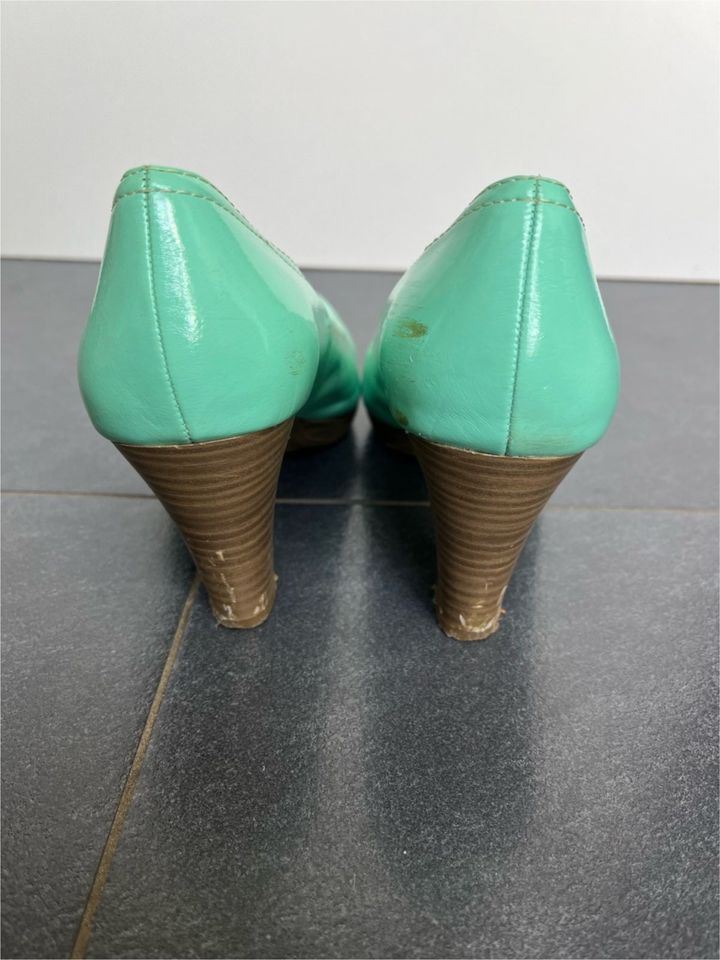 Ausgefallene Lack-Pumps von Tamaris Gr. 39 in Dresden