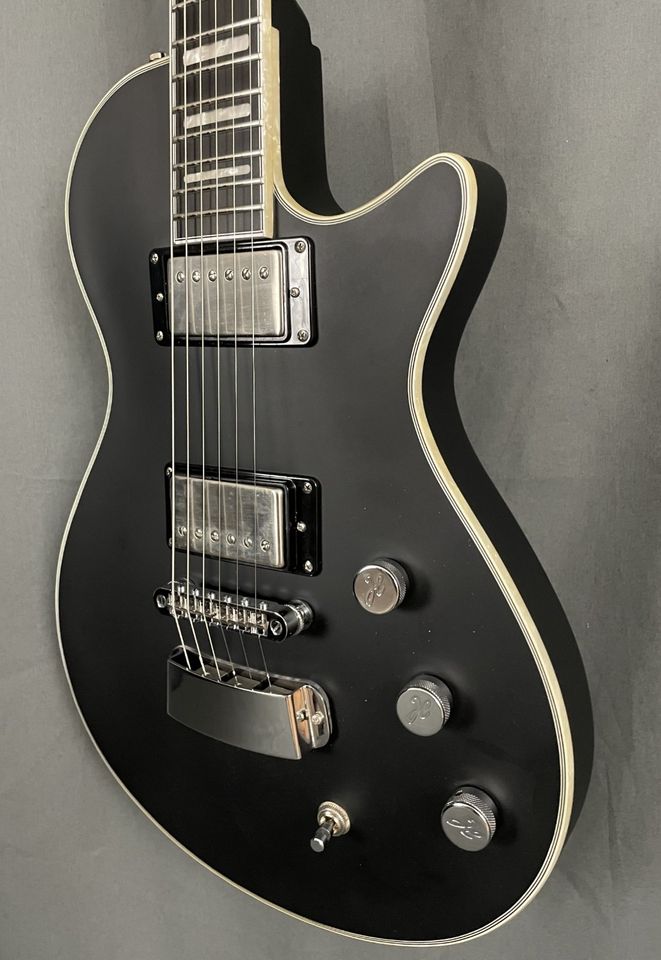 HAGSTROM ULTRA MAX BLACK STAIN, GEBRAUCHT, TOP-ZUSTAND in Duisburg