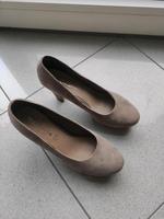 Tamaris Pumps taupe/beige mit Plateausohle Gr. 39 Baden-Württemberg - Backnang Vorschau