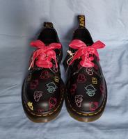 Neue Dr. Martens x Hello Kitty and Friends 1461 Schuhe Gr.37 Düsseldorf - Unterbilk Vorschau