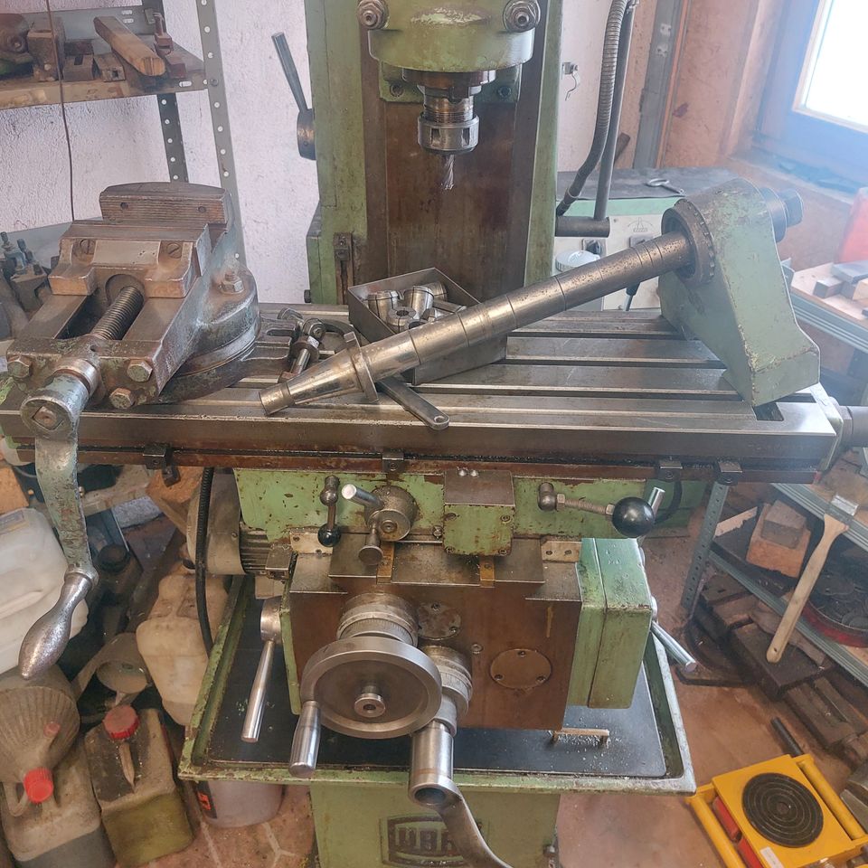 Universalfräsmaschine Werkzeugfräsmaschine in Roth
