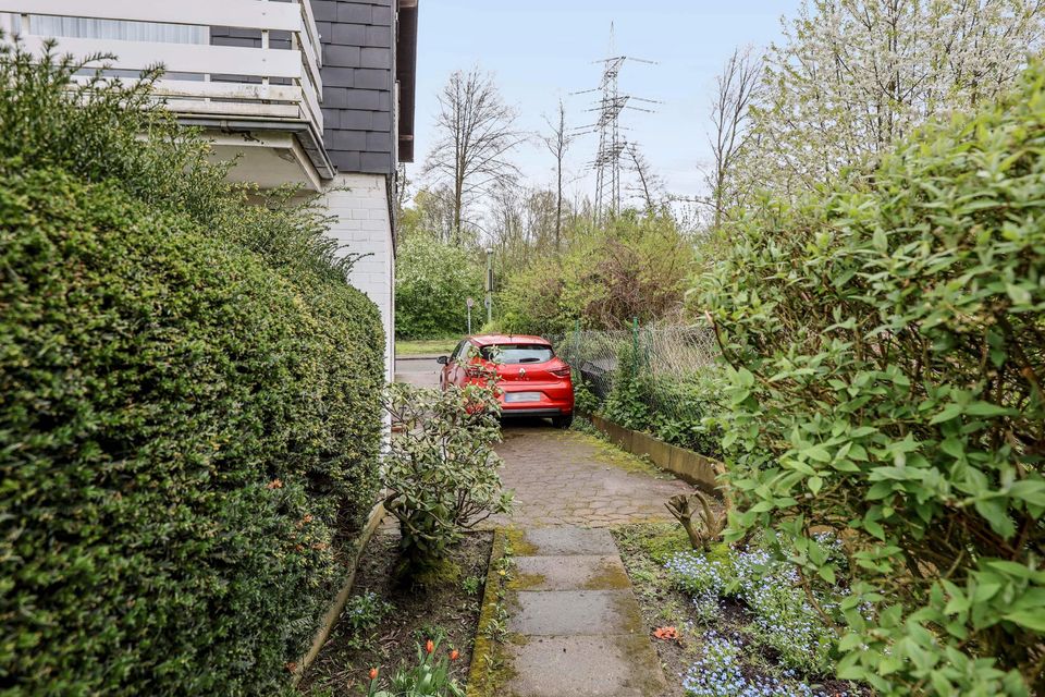 2-Familienhaus mit Traumgarten: rd. 230 m² Platz für die große Familie mit handwerklichem Geschick in Essen