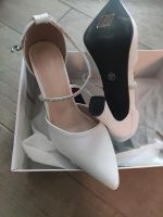 Brautschuhe  37 weiß Hochzeit  High heels Pumps neu ungetragen Hessen - Bad Nauheim Vorschau