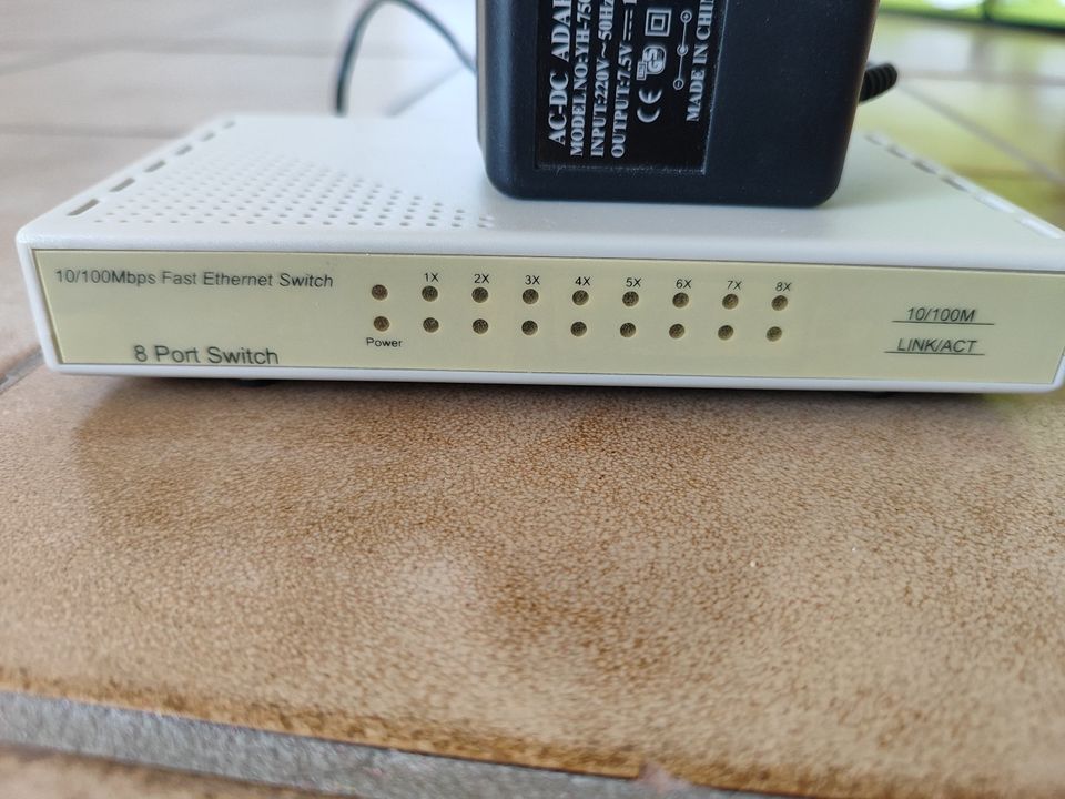 8-Port 10/100 Mbps Fast Ethernet Switch in Rülzheim