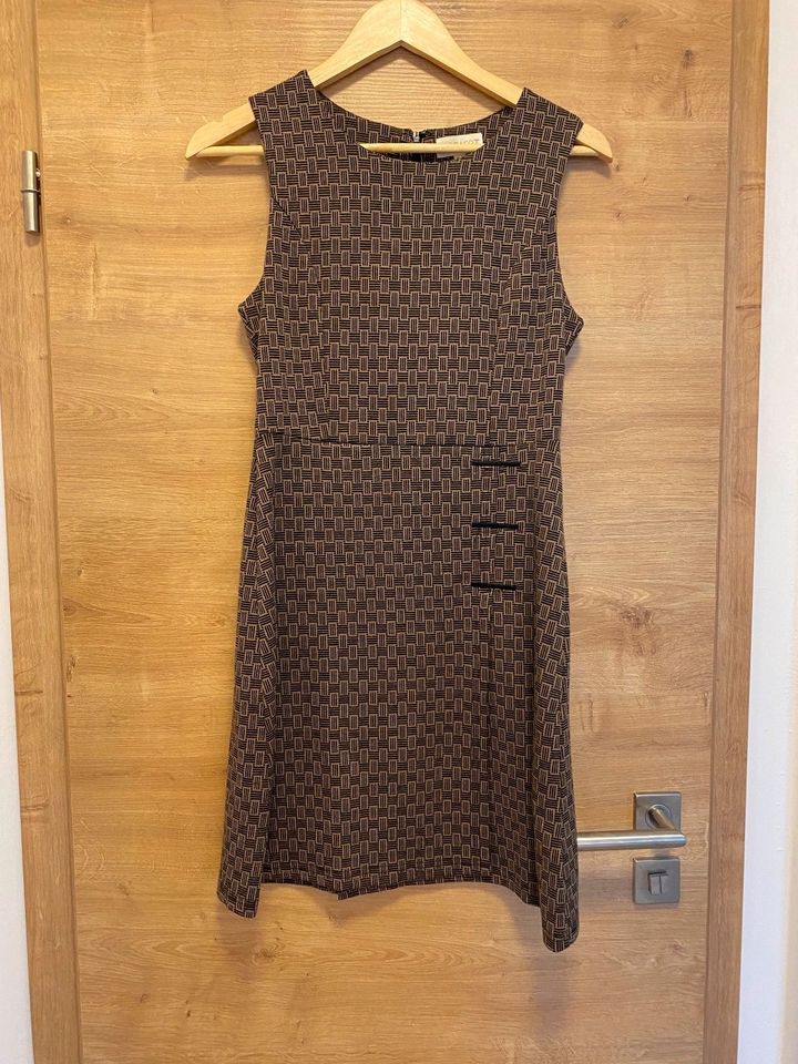 Kleid von APRICOT braun / schwarz Gr. XS NEUWERTIG in Wörth an der Isar