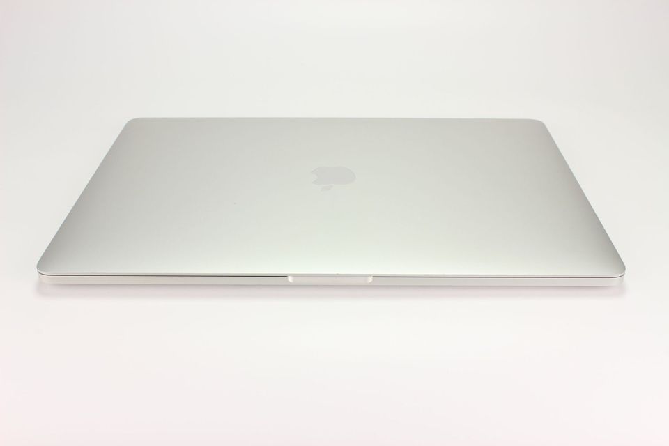 Apple MacBook Pro15,3 A1990 (2018) 15.4"  i9-8950HK 16GB 512GB in Mettenheim