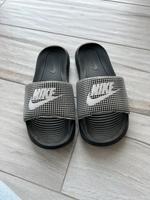 Nike Damen Badesandalen Gr. 40,5 Nordrhein-Westfalen - Zülpich Vorschau