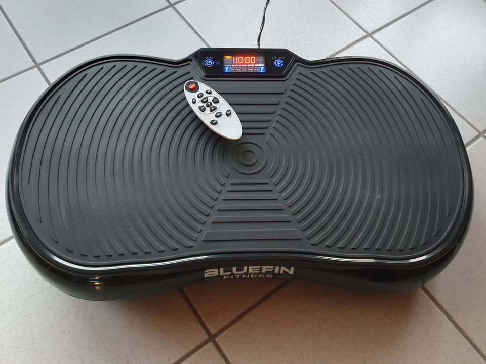 Bluefin Fitness Vibrationsplatte Ultra Slim in Ascheberg