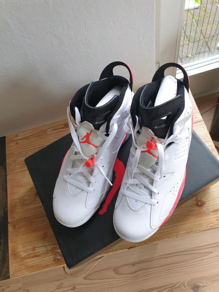 Nike Air Jordan 6 VI, Retro, white infrared black , 44.5 Neu, OVP in Berlin