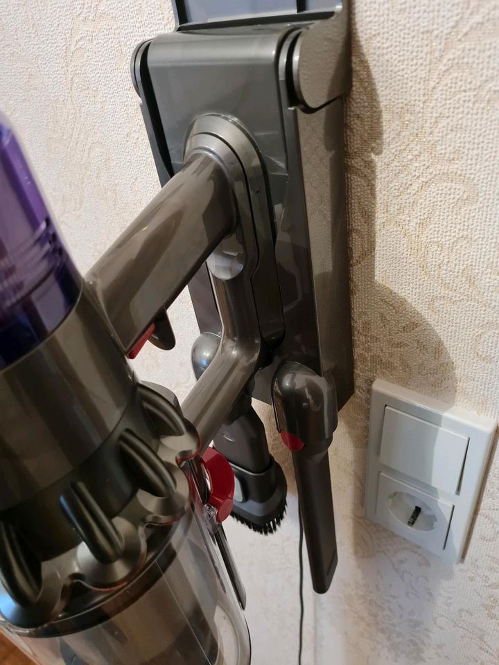 DYSON Akku-Staubsauger V11 Torque Drive Extra  2 Akkus in Schmelz