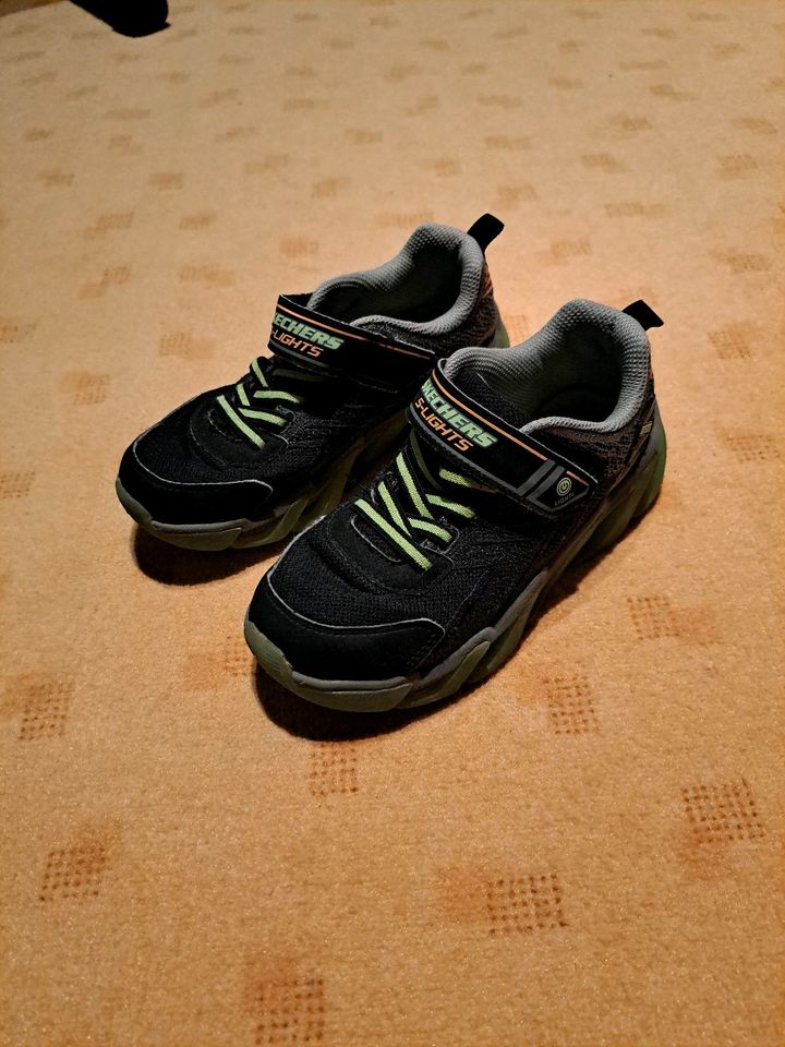 Sketchers Light Schuhe Gr. 33 in Reppichau