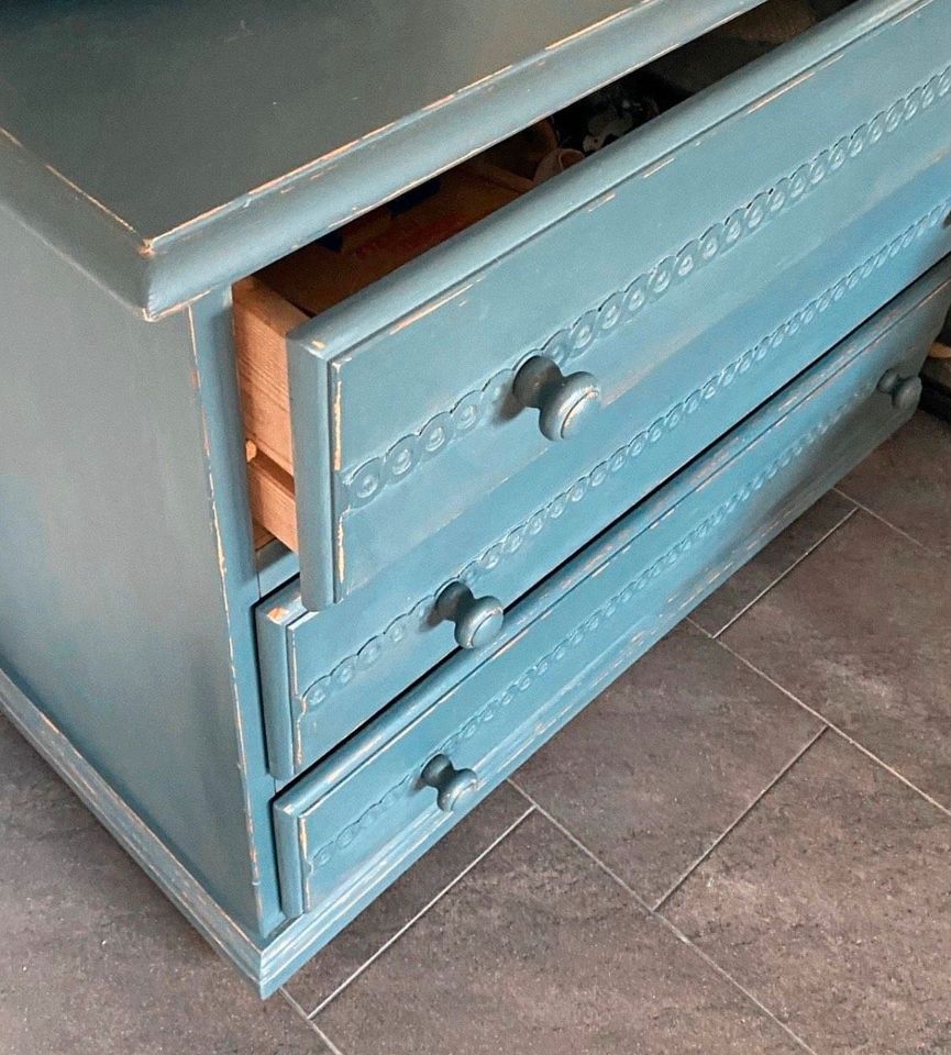 Kommode aus Vollholz Shabby Blau Schubladen TOP in Leichlingen