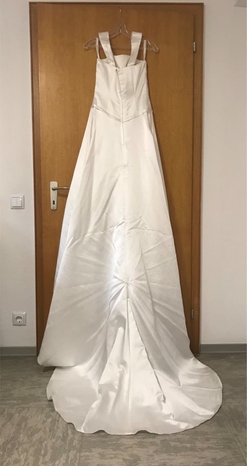 Brautkleid Hochzeitskleid Gr. 36 sucht neue Beschäftigung in Brühl