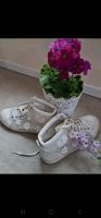 Sneaker für Damen von Graceland, Größe 41 in Silber mit Blumen Schleswig-Holstein - Winsen Vorschau