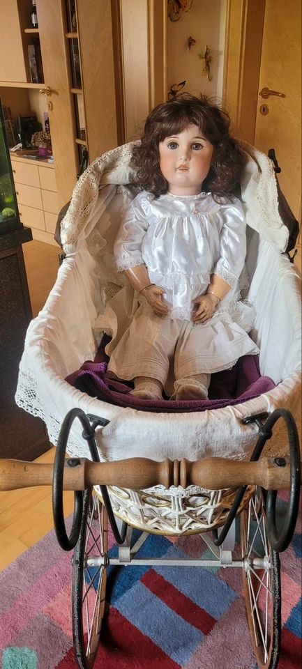 Wunderschöne seltene antike Puppe mit Puppenwagen zu verkaufen in Gilching
