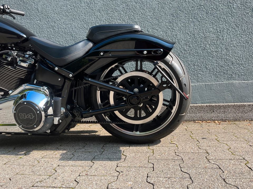 Harley Davidson Breakout FXBRS 240er Jekill & Hyde Air-Ride 114ci in Essen