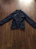 Nike Jacke Größe 128-137CM Nordrhein-Westfalen - Neuss Vorschau