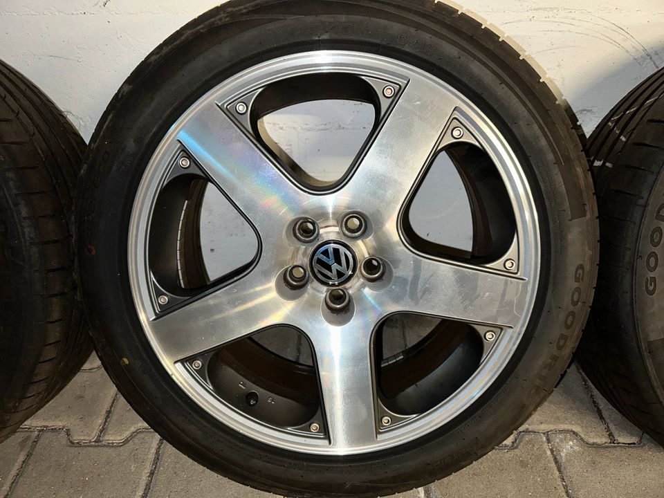 VW 17 Zoll Felgen Santa Monica Sommerräder Reifen 225/45 R17 GTI in Poing