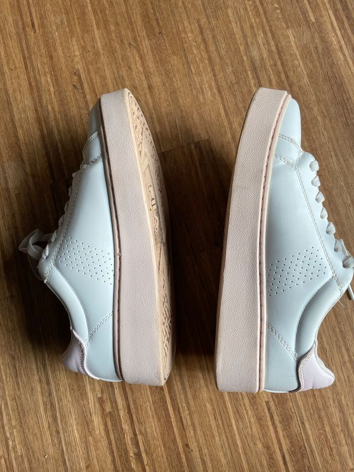 FILA Sneakers Weiß rosa flacher Absatz 39 in Hamburg