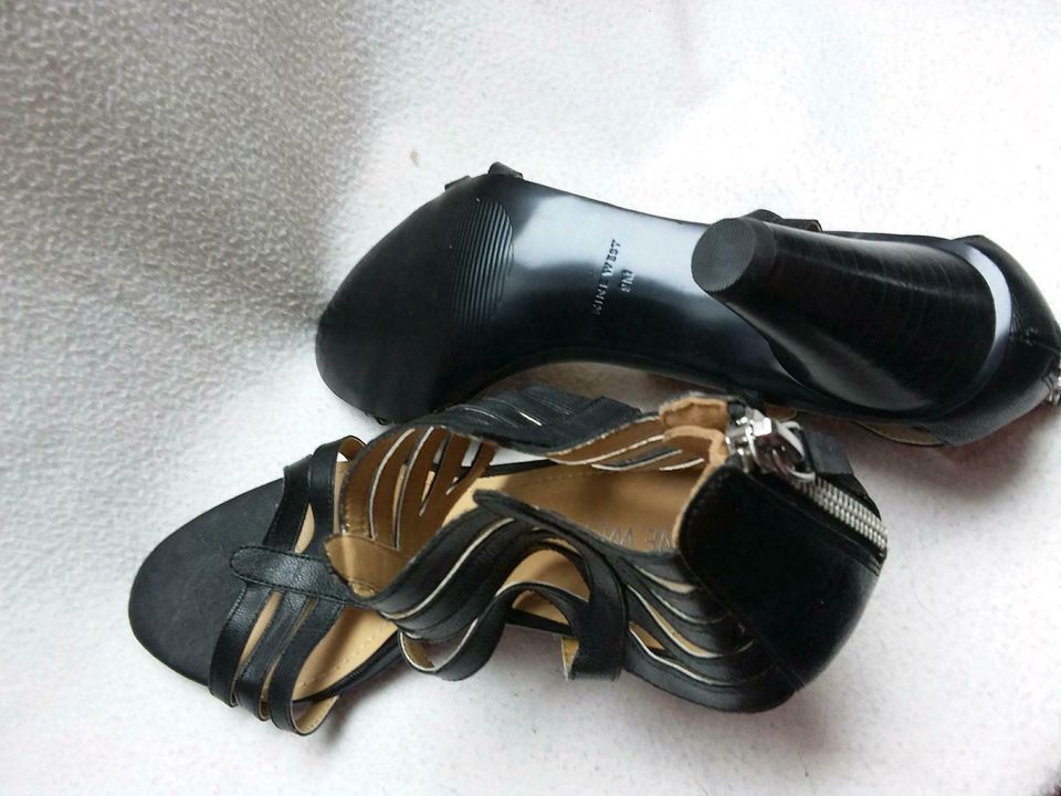 Damenschuhe / Sandalette, schwarz, ungetragen in Berlin