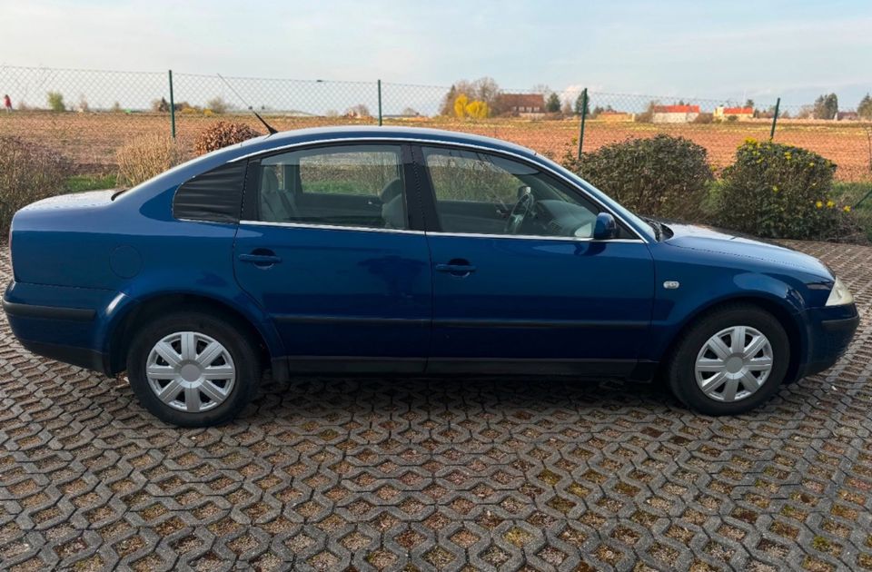 Volkswagen Passat 2.0 Lim in Nürnberg (Mittelfr)