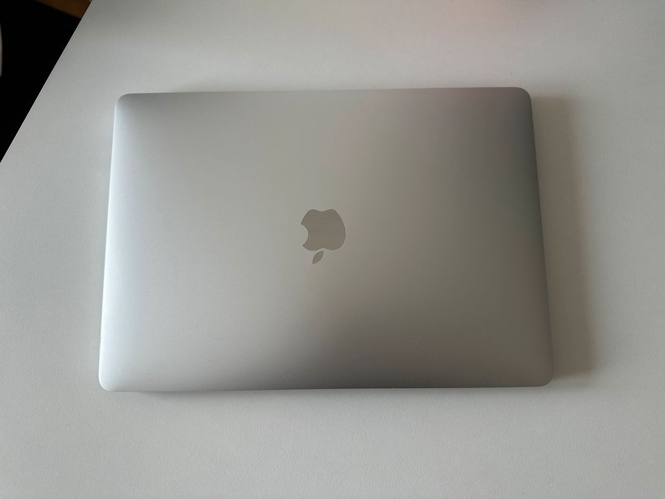 Apple MacBook Pro 13“ M1/8GB/256GB zu verkaufen in Köln