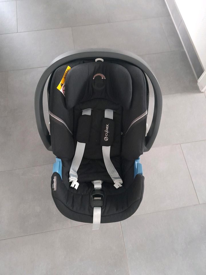 Cybex Babyschale von 0-13 Monate in Mengen