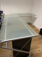 Schreibtisch über Eck aus Metall mit Glasplatten zu verkaufen Niedersachsen - Göttingen Vorschau