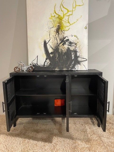 Sideboard Mangoholt schwarz lackiert Geflecht Marke Styles United in Hünfeld