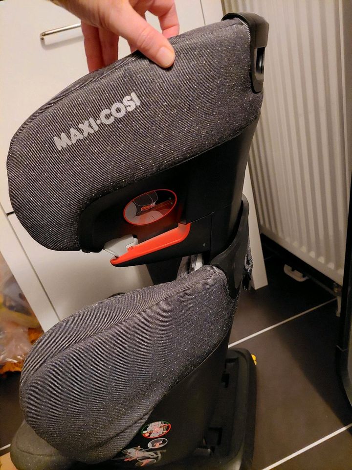 Kindersitz MaxiCosi Rodifix Airprotect Isofix in Willich