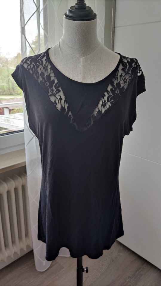 T-Shirt Guess in Eching (Niederbay)