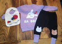 NEU Baby Set Hose/Pully/Lätzchen (Größe 18 Monate) Frankfurt am Main - Bornheim Vorschau