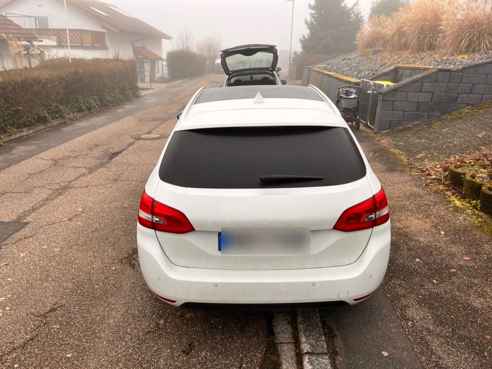 Peugeot 308 BlueHDi 150 EAT6 Allure SW Allure in Mosbach