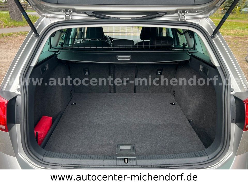Volkswagen Golf VII Variant *Tüv Neu* in Michendorf