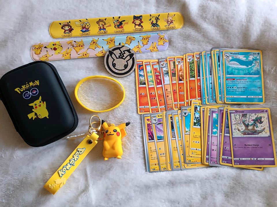 Pokemon Set drei Stück Karten Box coins Schlüsselanhänger in Hamburg