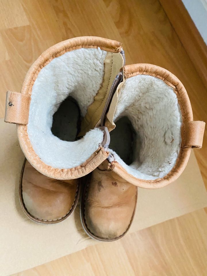 Pompom Winterboots/-stiefel aus Leder mit Wollfütterung in Gr. 24 in Molfsee