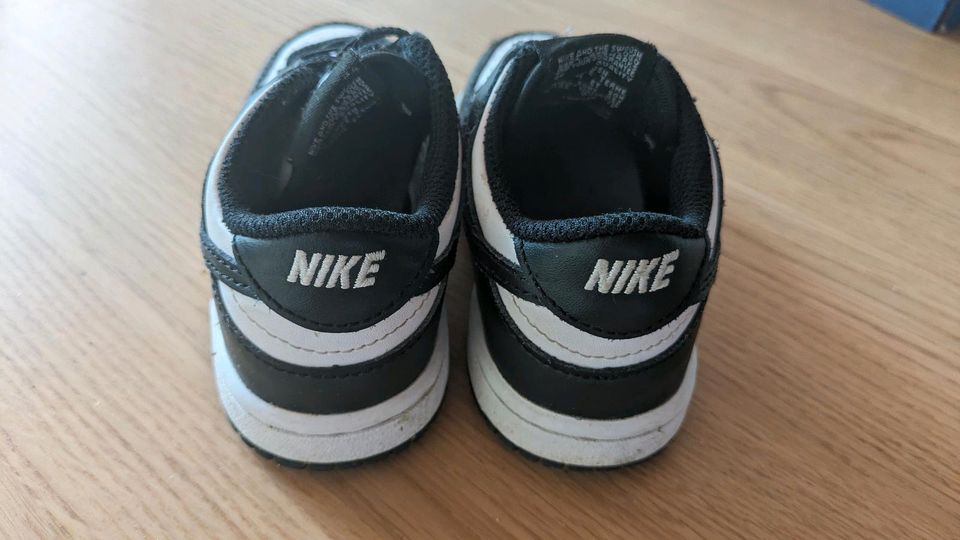 Nike Turnschuhe | Größe 23,5 in Kaarst