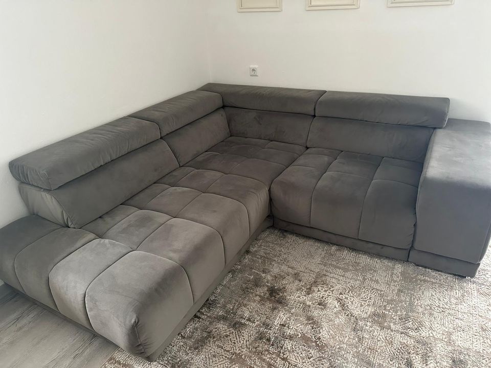 Couch Sofa Samt Mikrofaser Grau in Stockstadt a. Main