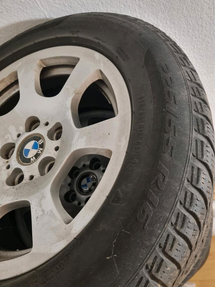 Bmw E60 E61 R16 Felgen mit Allwetterbereifung in Neckarsulm