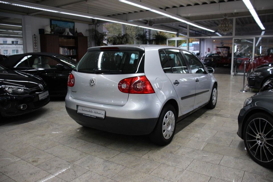 Volkswagen Golf V Lim. Trendline in Essen