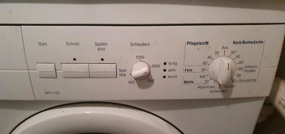 Bosch Waschmaschine zu verschenken- Zustand unklar in Esslingen